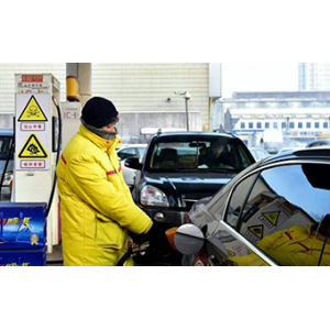 汽车加油时要下车吗 为什么汽车加天然气要下车