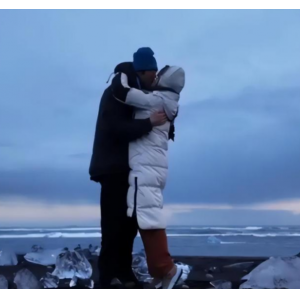 极光为证！金莎孙丞潇冰岛求婚圆满，19岁年龄差姐弟恋终获全网