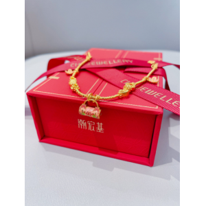 可复美×潮宏基跨界联名 2026首款黄金美妆礼盒来袭