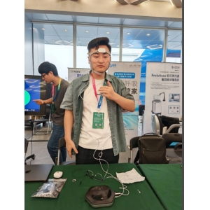 中关村医疗器械硬科技亮相 可穿戴人工喉、零排异脑机接口引关注